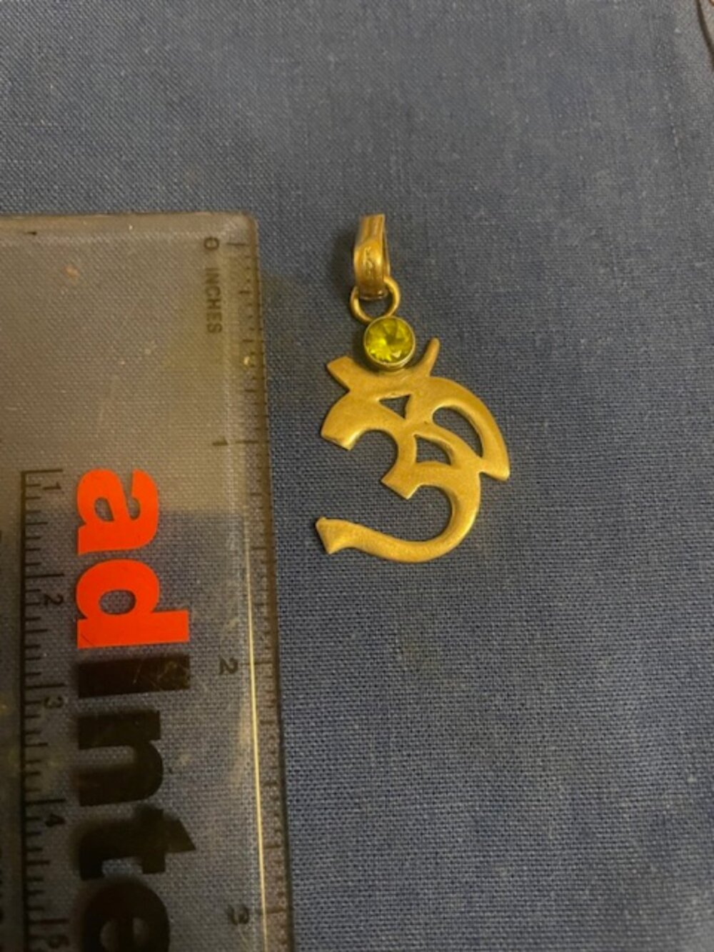 Silver Ohm Pendant with Green Stone - Picture 6 of 6